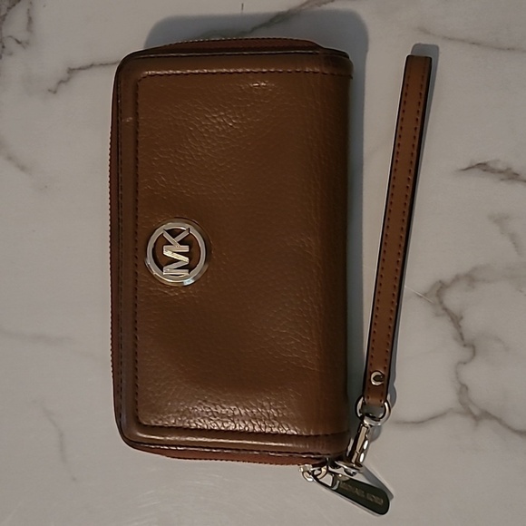 Michael Kors Cognac Brown Pebbled Leather Wallet Wristlet Practical Errands - Picture 2 of 14